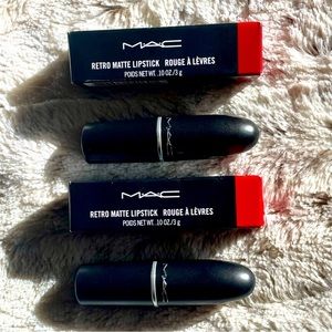 BUNDLE: MAC Retro Matte Lipstick in 707 Ruby Woo & 702 Dangerous